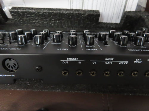 Roland Analog Synthesizer Se-02 K-25M