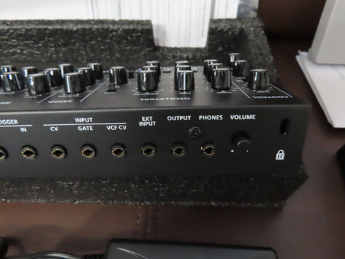 Roland Analog Synthesizer Se-02 K-25M