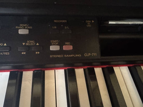 Yamaha Keyboard Electronic Piano Clp-711