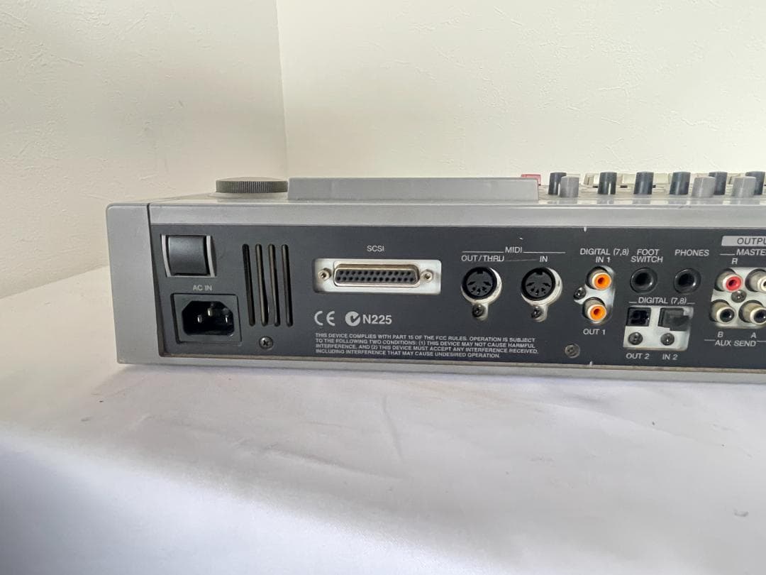 Multitrack Recorders Roland Vs-880Ex