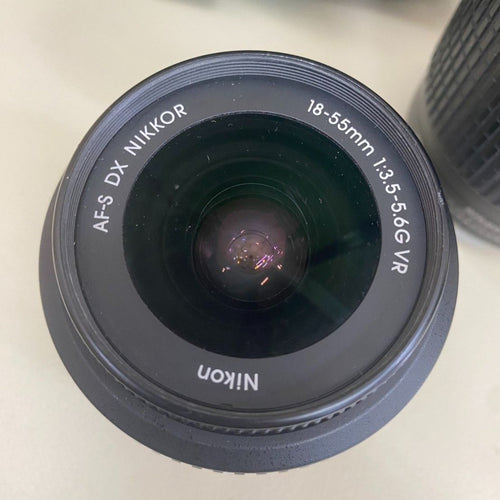 Nikon Lens (Zoom) 2 Nikondx Af-S Nikkor 55-200Mm F/4-5.6G Ed 18-55 Photo