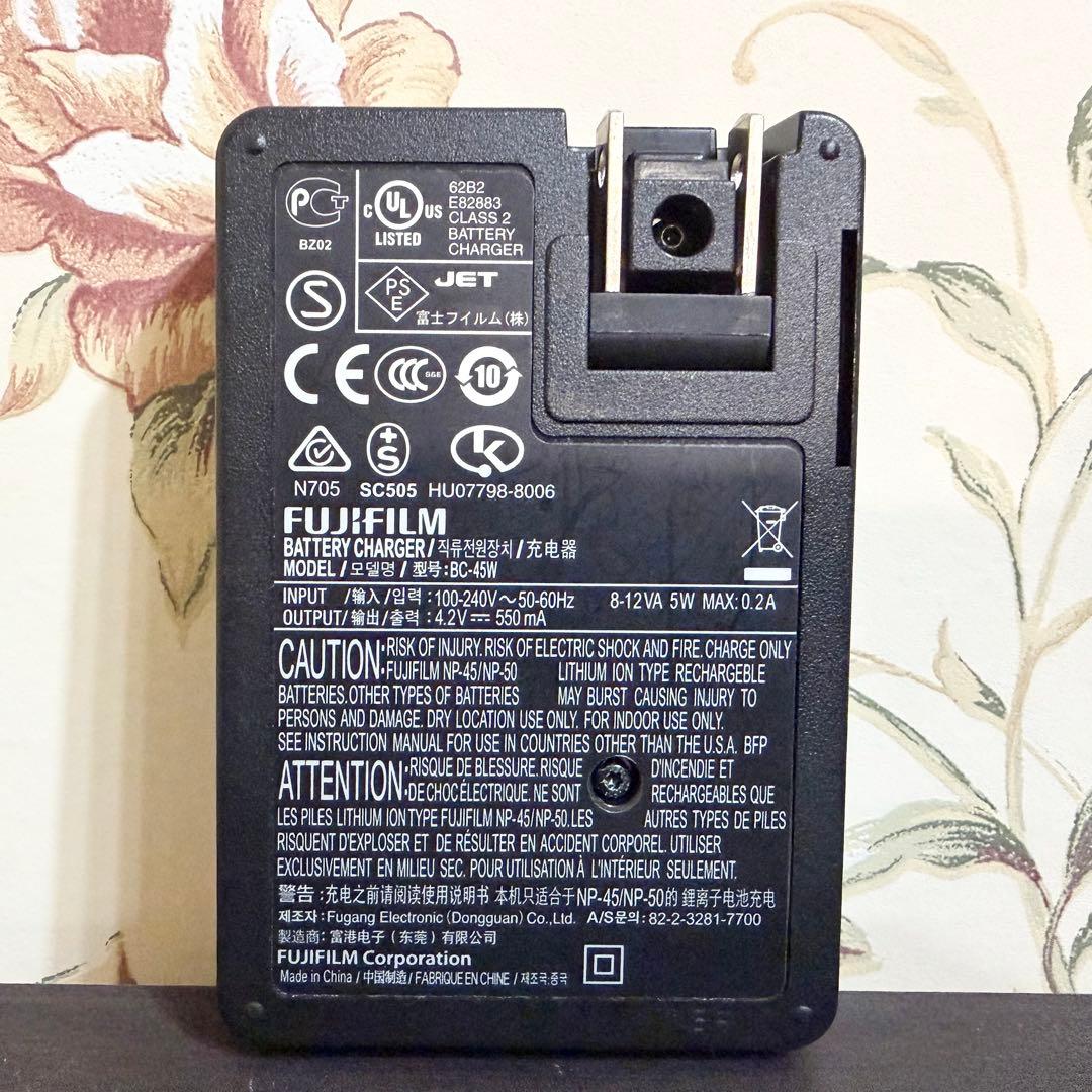 Fujifilm Compact Digital Camera Z33Wp