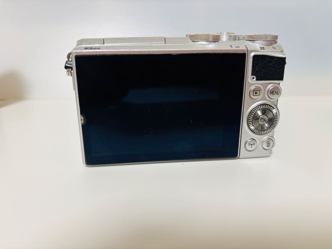 Nikon Mirrorless Interchangeable Lens Cameras 1 J5