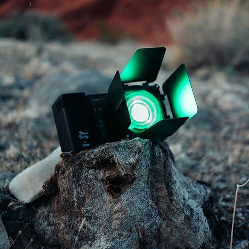 Strobe Molus X100Rgb Cob Rgb Zhiyun