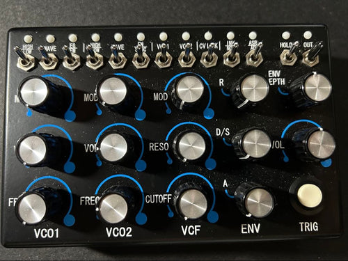 Analog Synthesizer Reon Drift Box R_Midi