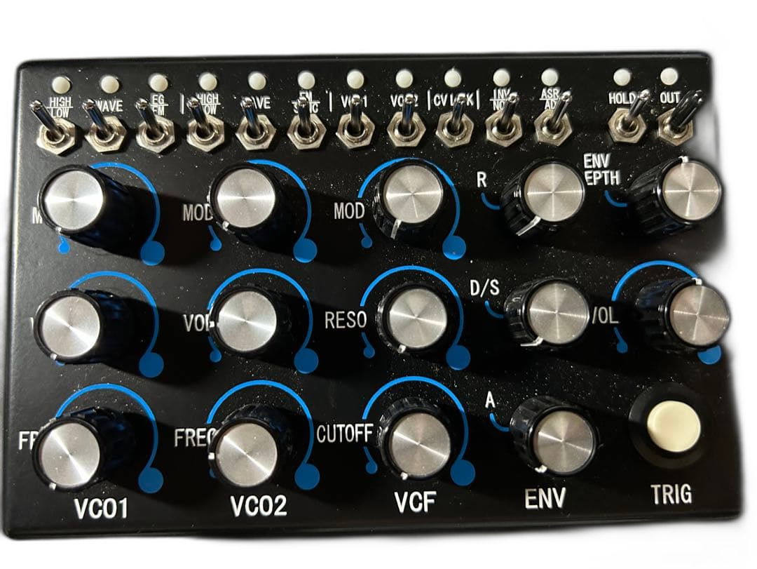 Analog Synthesizer Reon Drift Box R_Midi