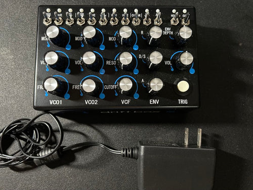 Analog Synthesizer Reon Drift Box R_Midi
