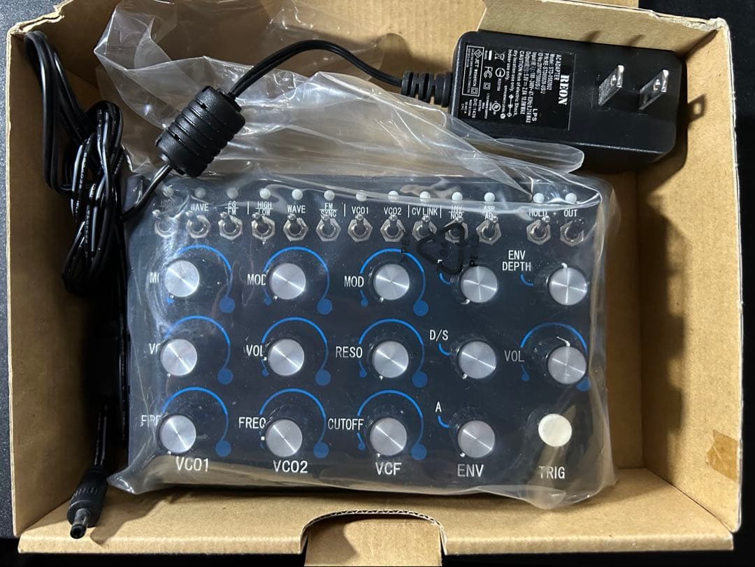 Analog Synthesizer Reon Drift Box R_Midi