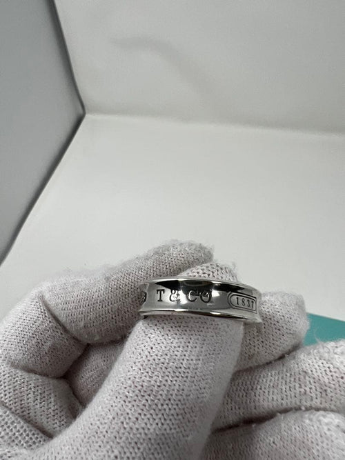 Tiffany Rings Co. 24 925