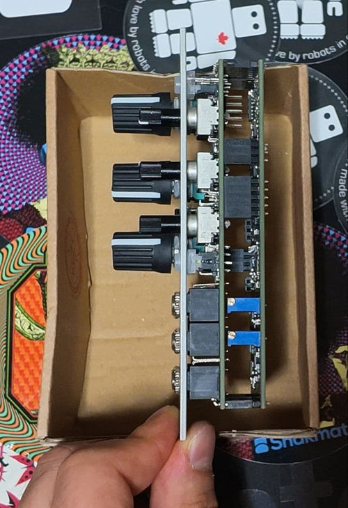Modular Synthesizers Shakmat Banshee Reach