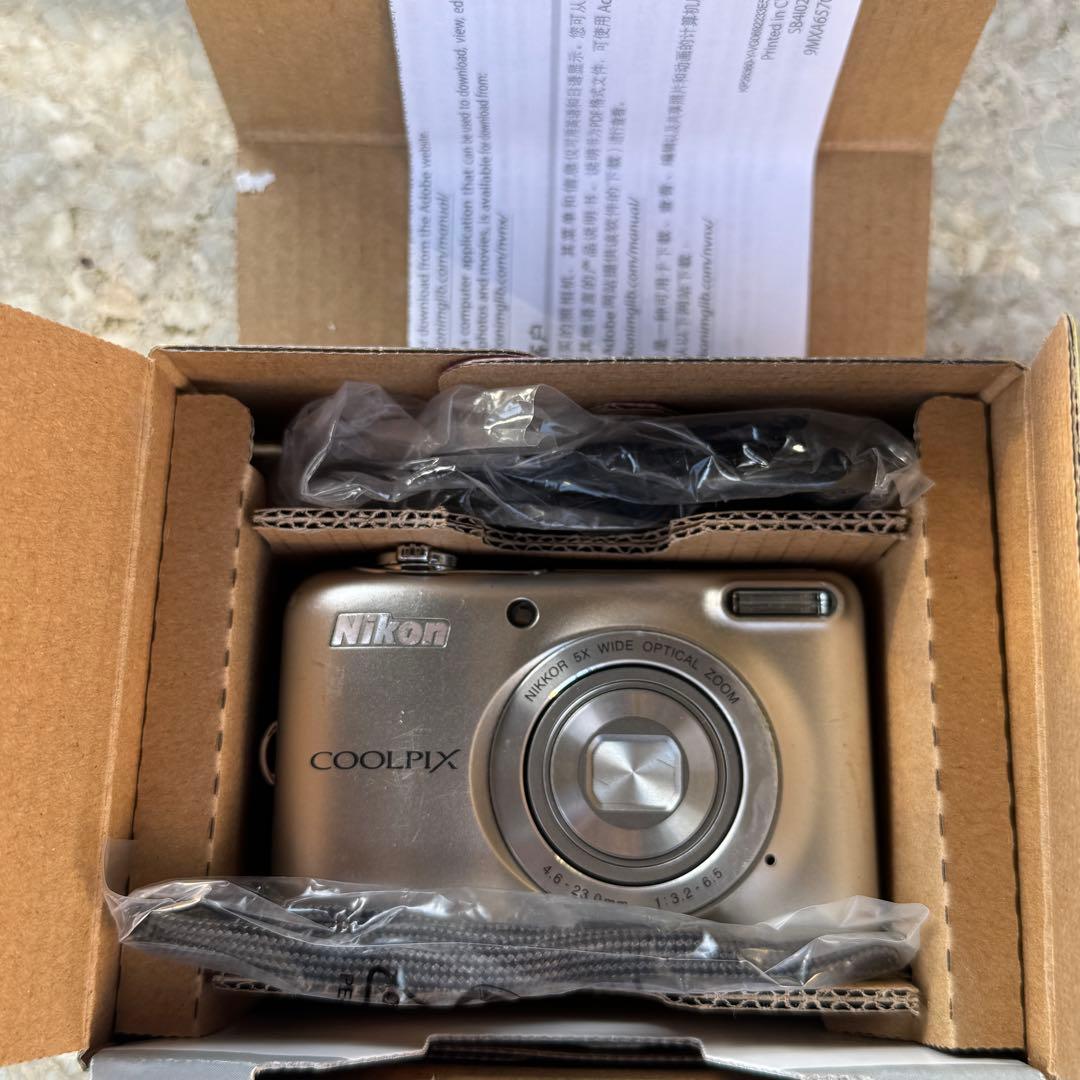 Nikon Compact Digital Camera Coolpix L32 Silver