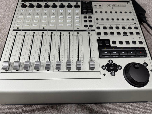 Mackie Controllers Faders Mcu Pro Daw