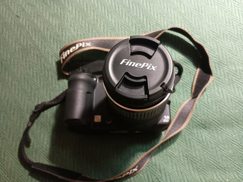 Compact Digital Camera Fujifilm Finepix S9000 28-300Mm