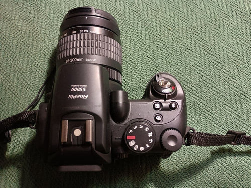 Compact Digital Camera Fujifilm Finepix S9000 28-300Mm