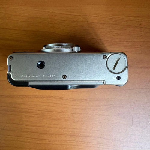 Contax Compact Cameras (Film) Tvs Data Back