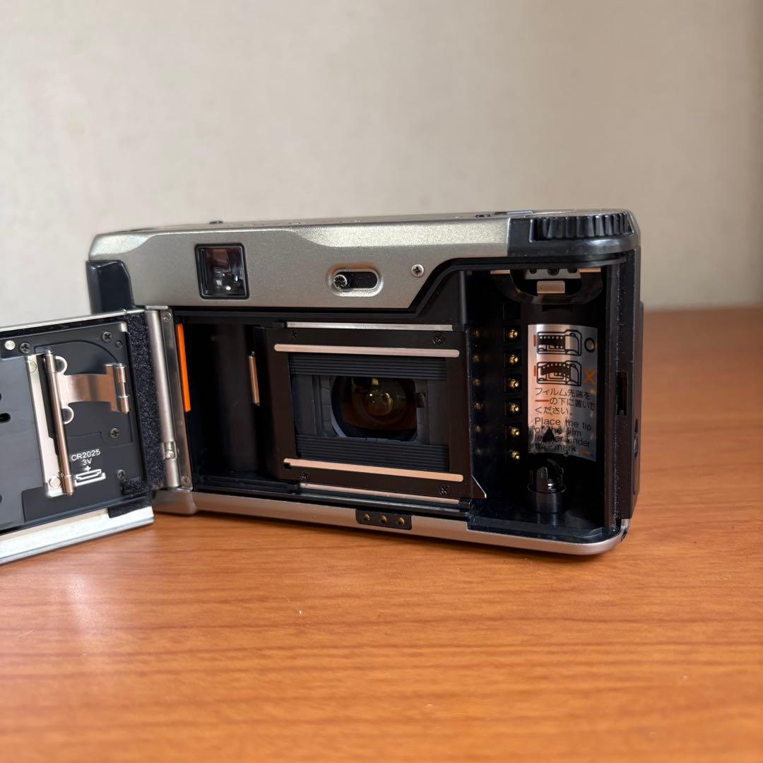 Contax Compact Cameras (Film) Tvs Data Back
