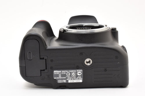 Nikon Digital Slr 2261 D5100 #K788-4