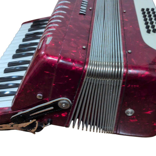 Yamaha Accordions 32 21