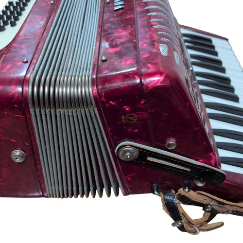 Yamaha Accordions 32 21