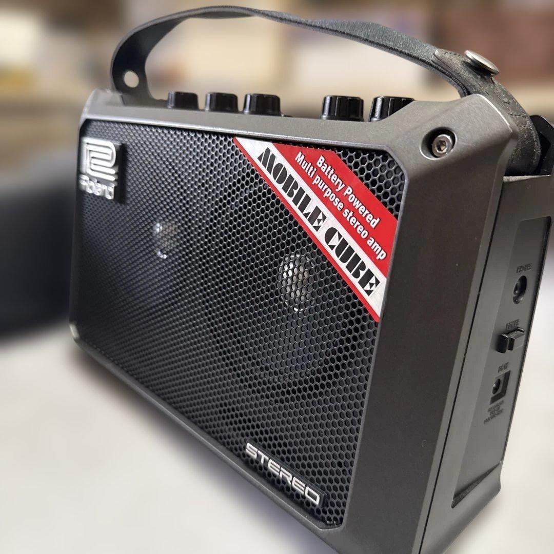 Roland Guitar Amplifiers Mobile Cube