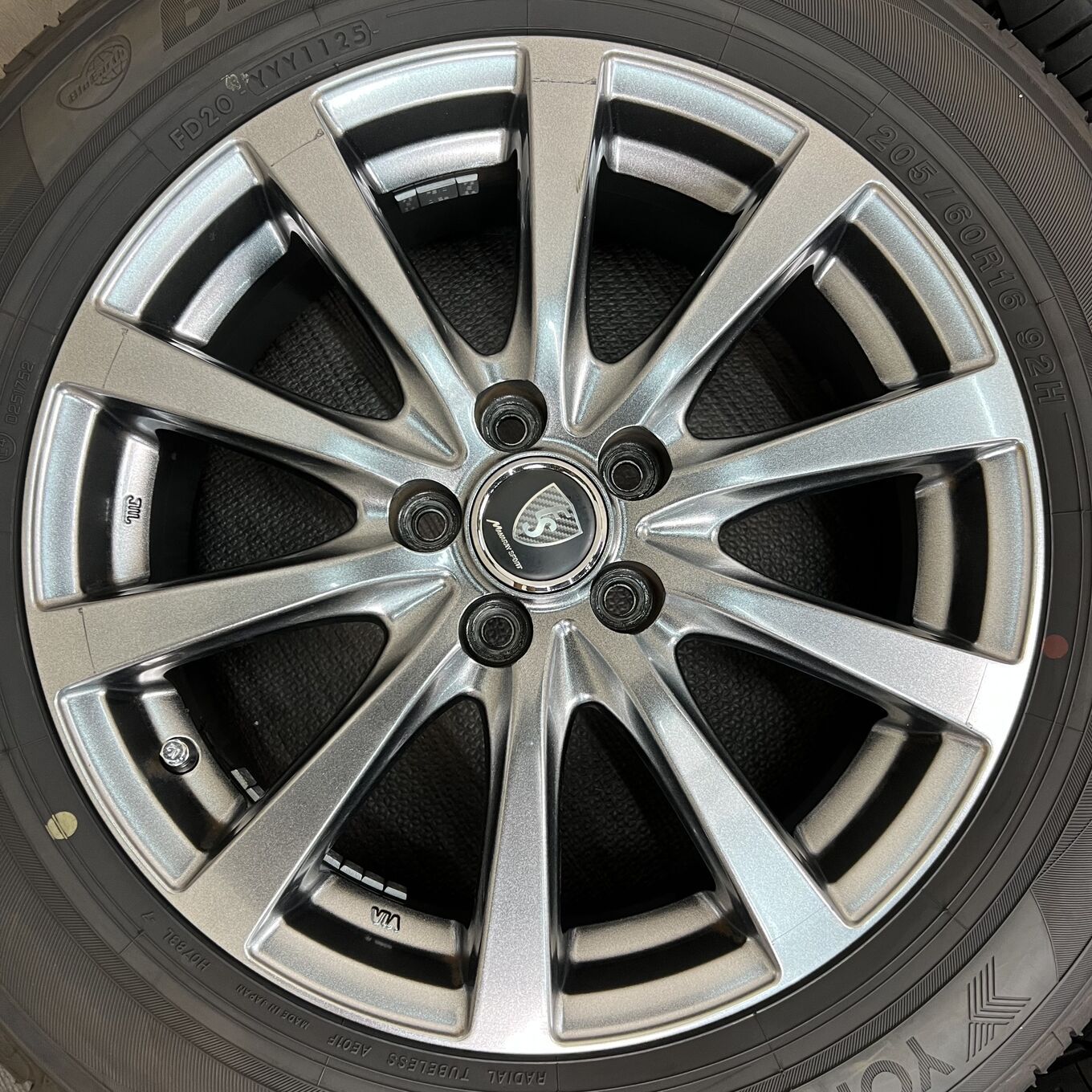 Manaray 16 Inches Sport 5X100 #18D40426