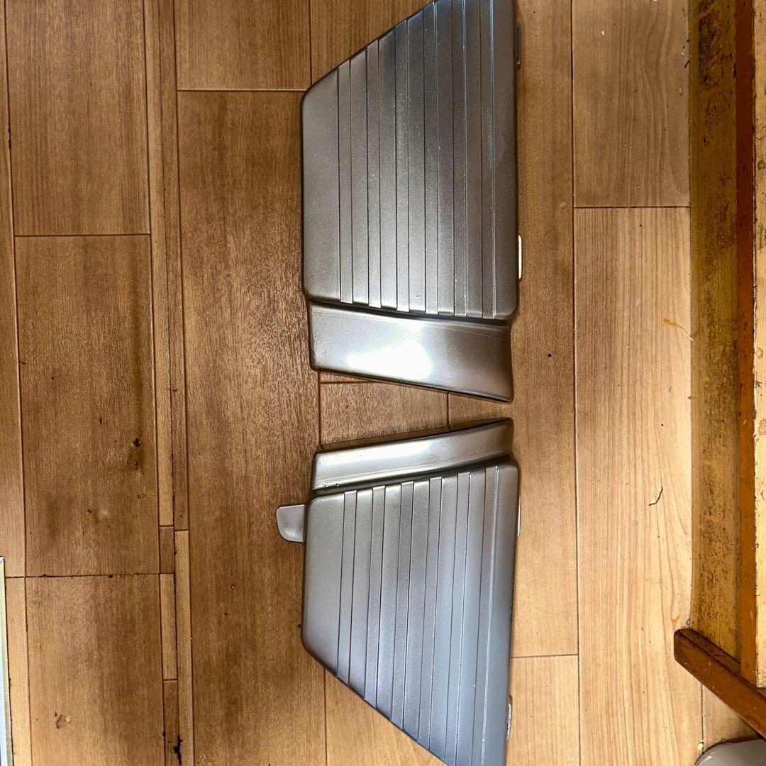 Suzuki Side Covers Gsx250E.Gsx400E