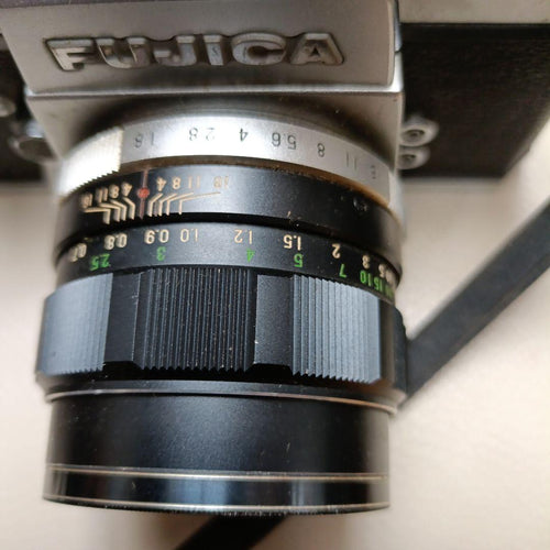 Double -Lens Reflex Camera St701