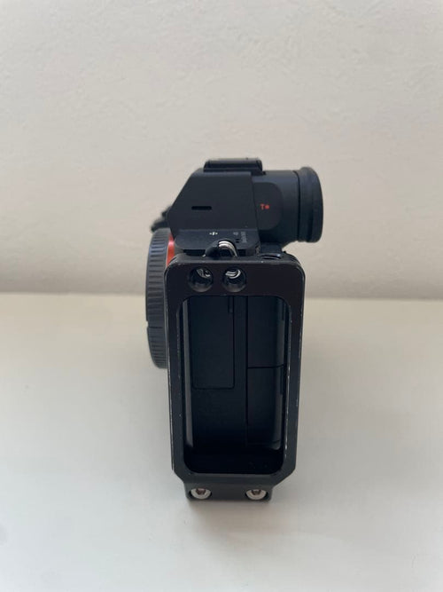 Sony Mirrorless Interchangeable Lips A7Riii 3