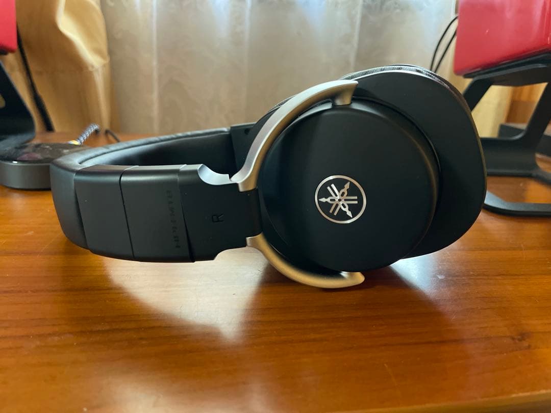 Yamaha Wired Headphone Hph-Mt8