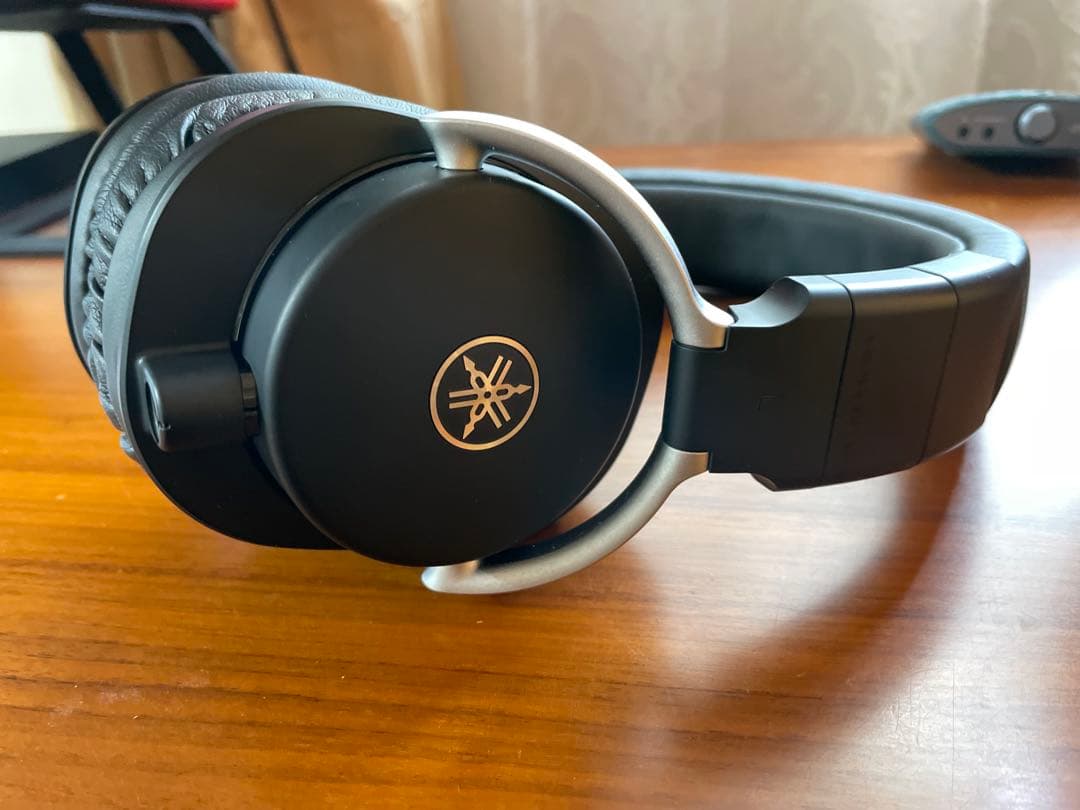 Yamaha Wired Headphone Hph-Mt8
