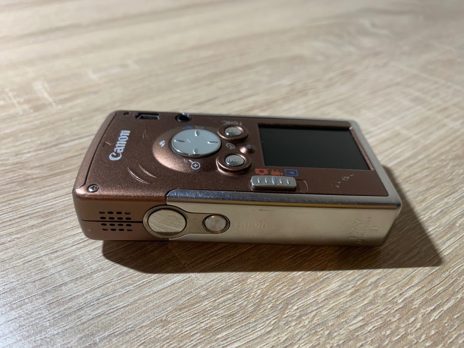 Compact Digital Camera 9547 Canon Ixy L1