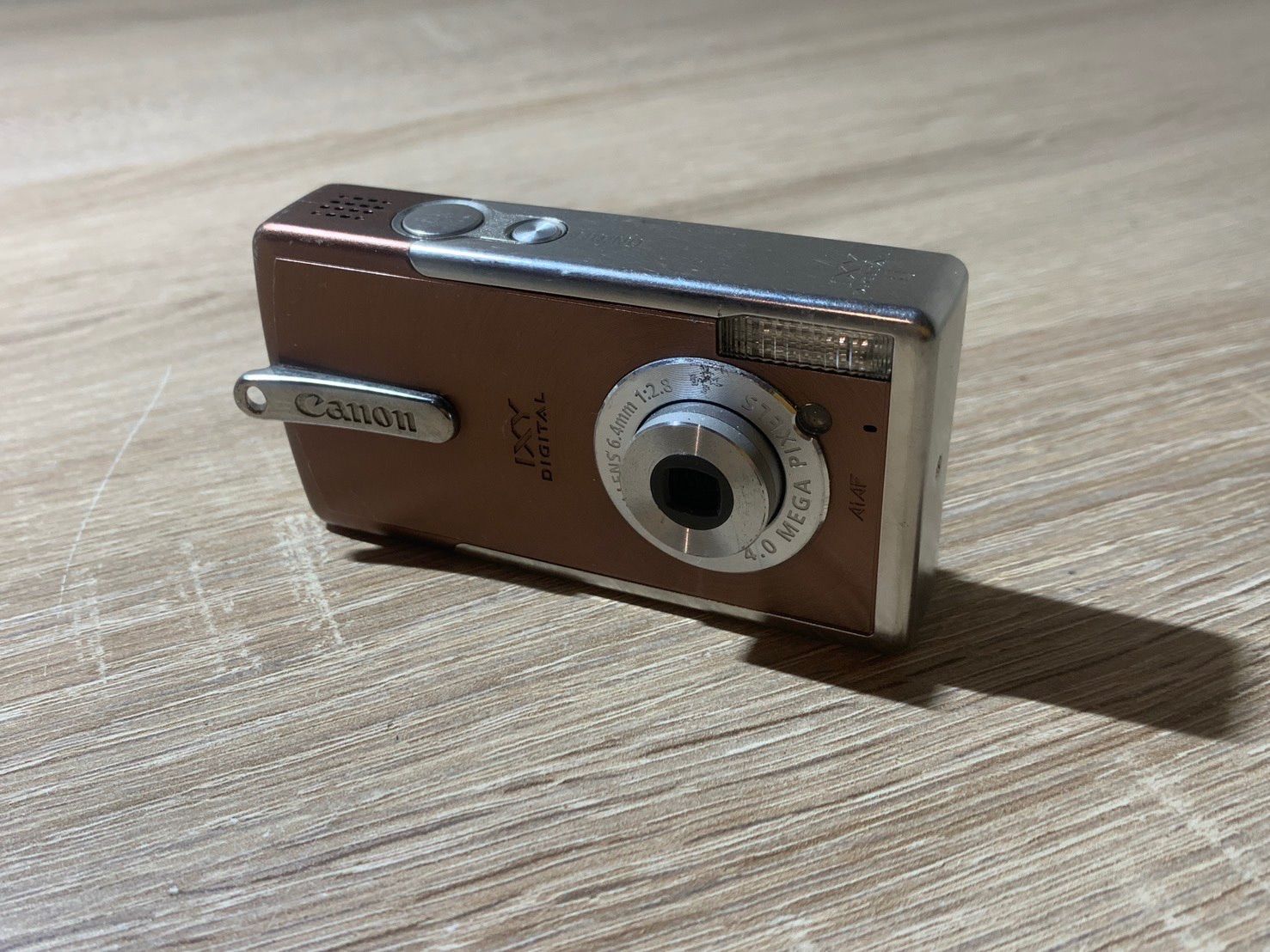 Compact Digital Camera 9547 Canon Ixy L1