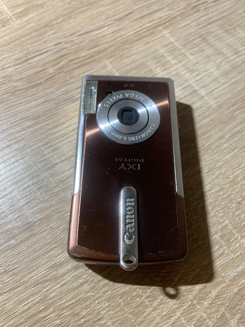 Compact Digital Camera 9547 Canon Ixy L1