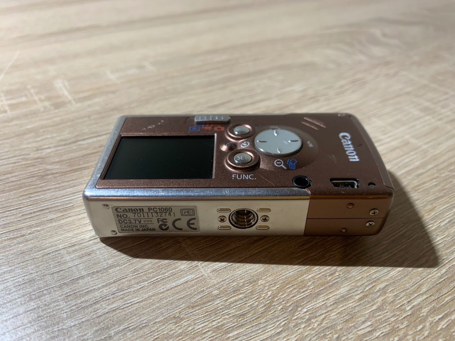 Compact Digital Camera 9547 Canon Ixy L1