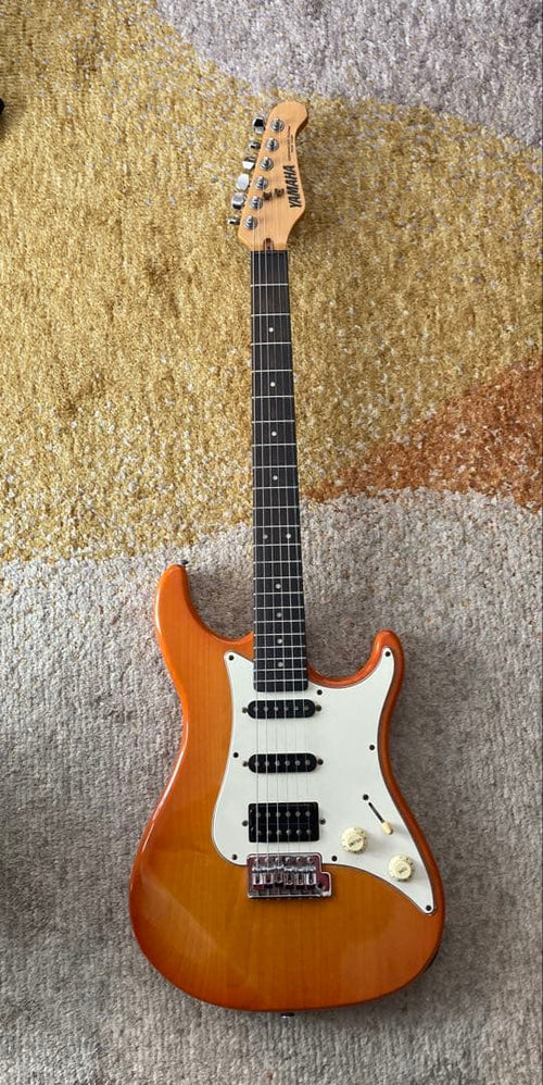 Yamaha Electric Guitar Advanced Form/Ygs-112P