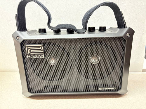 Roland Guitar Amplifiers B0102)Roland Mobile Cube