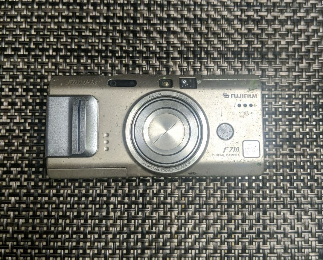 Fujifilm Compact Digital Camera Finepix F710