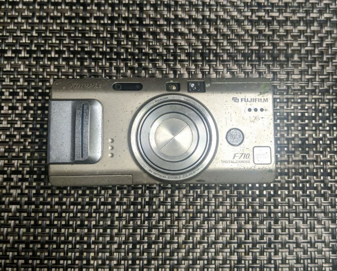 Fujifilm Compact Digital Camera Finepix F710