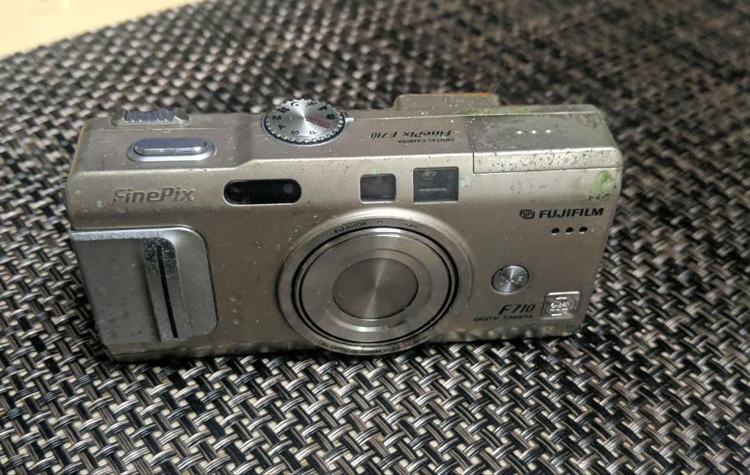 Fujifilm Compact Digital Camera Finepix F710