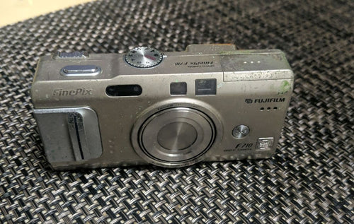 Fujifilm Compact Digital Camera Finepix F710