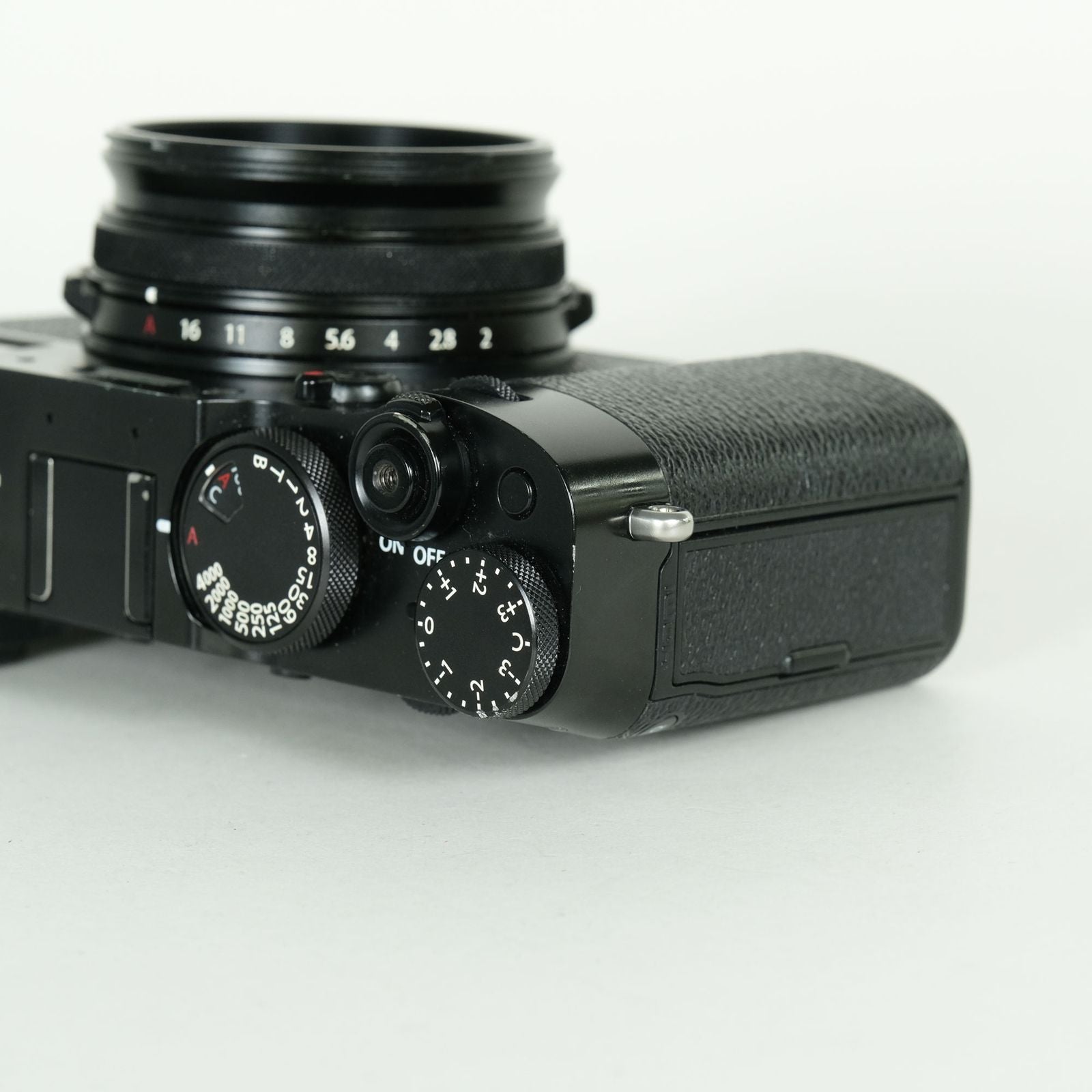 Fujifilm Compact Digital Camera 11,900 X100V