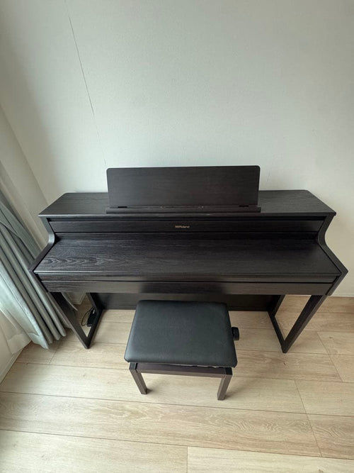 Roland Keyboards Digital Pianos Hp-704