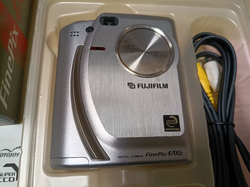 Compact Digital Camera Fujifilm Finepix 4700Z