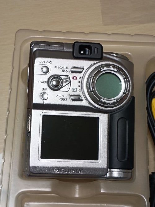 Compact Digital Camera Fujifilm Finepix 4700Z