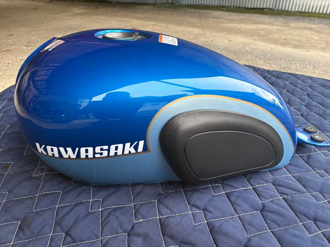 Kawasaki Tanks W650 2004