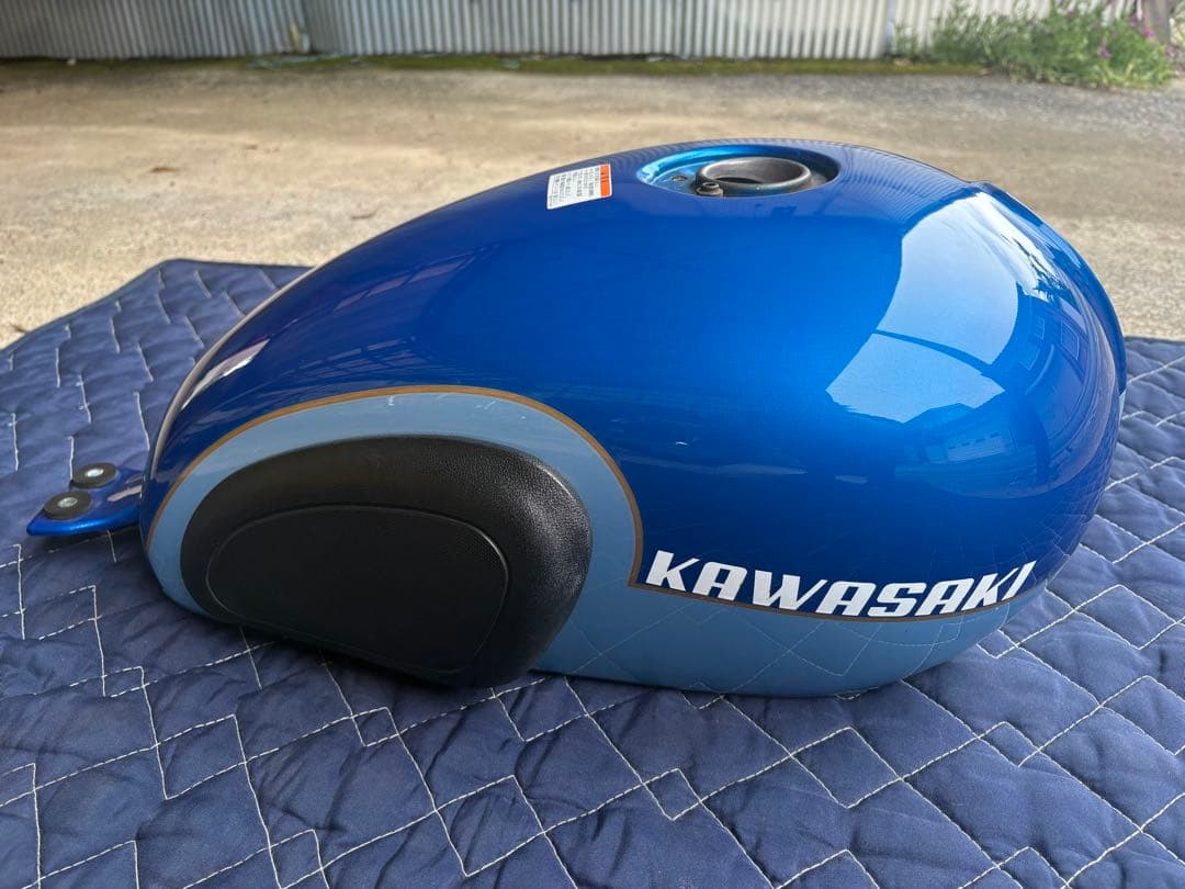 Kawasaki Tanks W650 2004