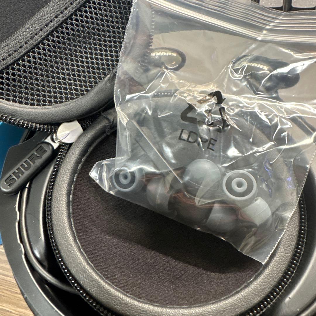 Shure Wired Earphones Aonic215