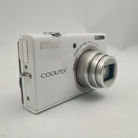 Nikon Compact Digital Camera Coolpix S6200 White