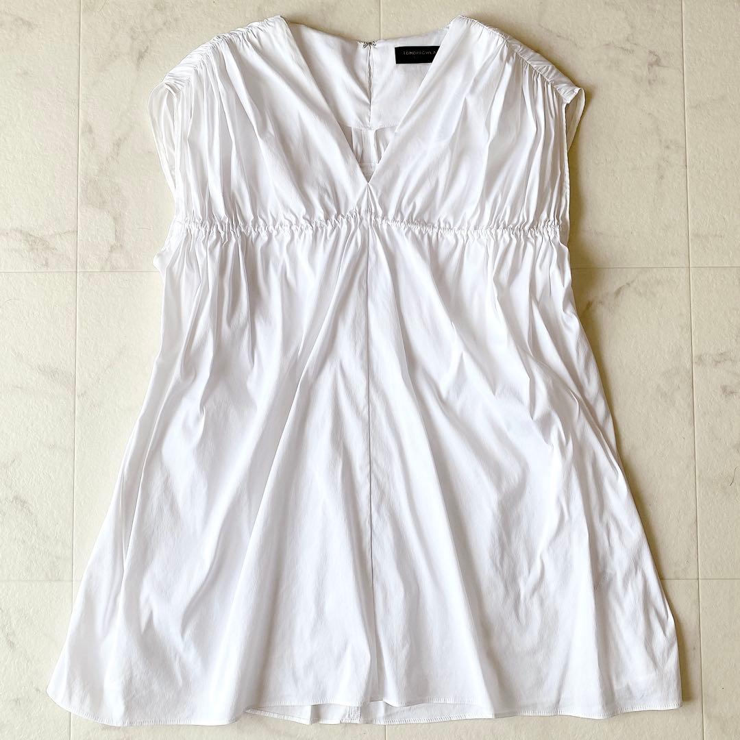 Tomorrowland Sleeveless V