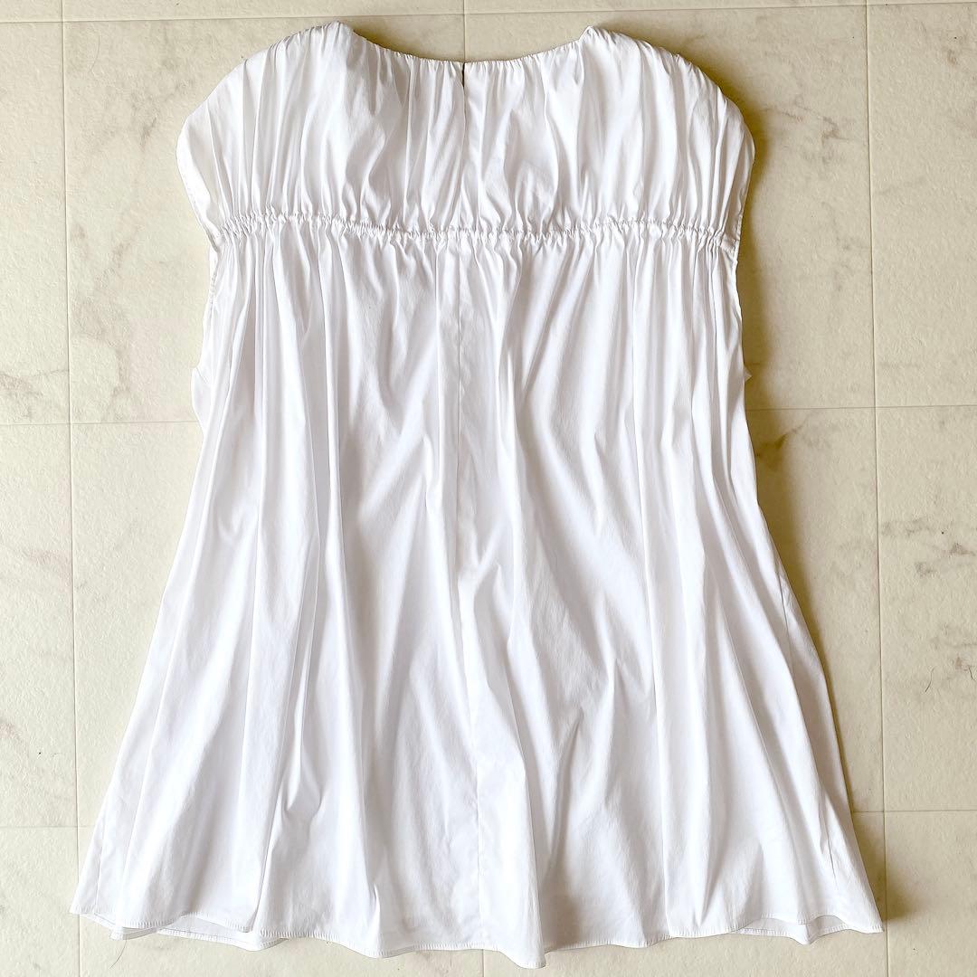 Tomorrowland Sleeveless V